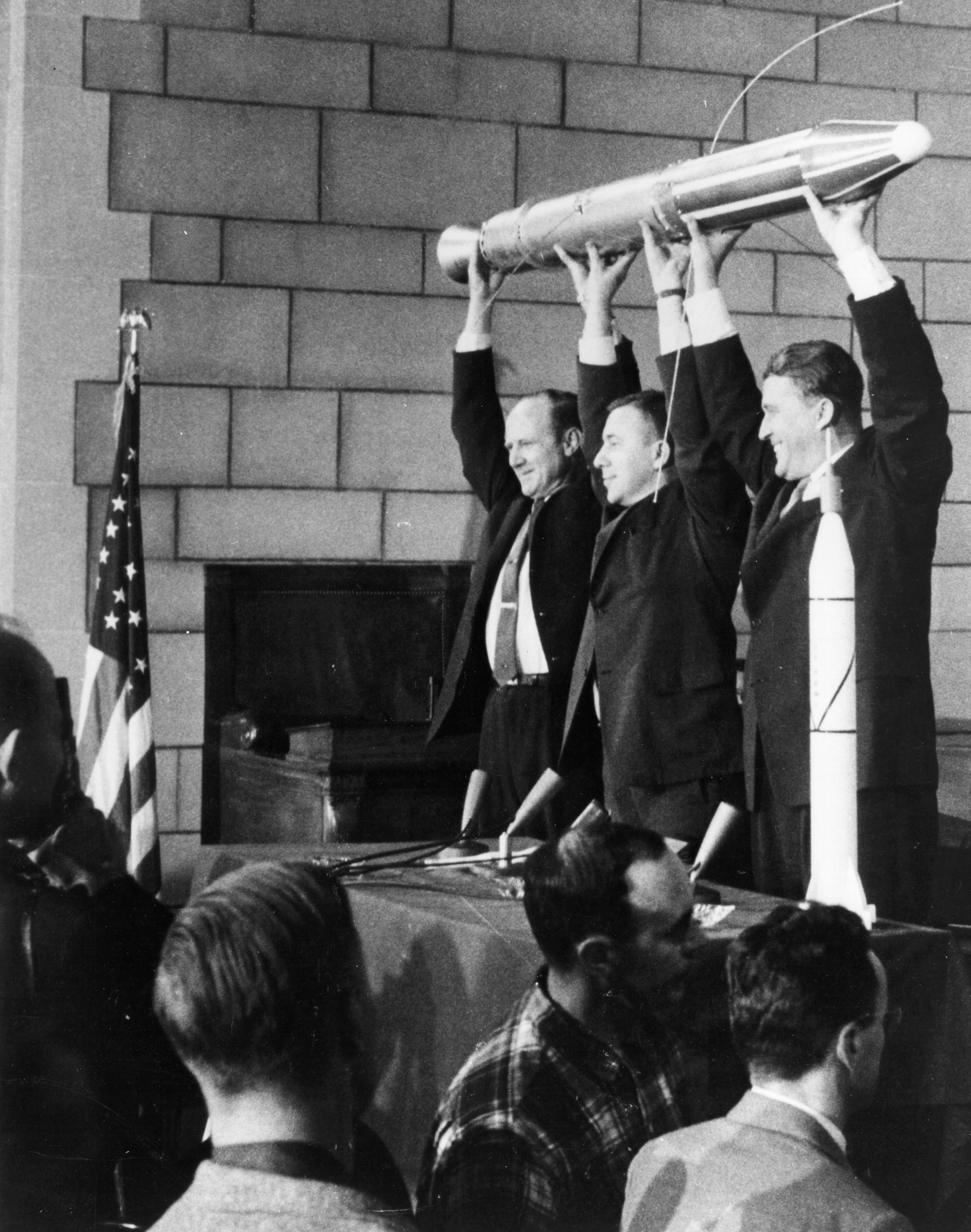 William Hayward Pickering, James Van Allen, et Wernher von Braun